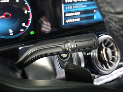 MERCEDES-BENZ GLB - 9