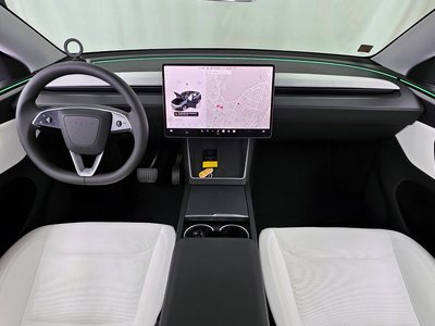 TESLA MODEL Y - 4