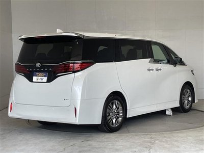 2026 Toyota ALPHARD — фото 2