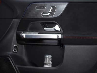 صورة مصغرة 13 لـ 2025 Mercedes-BENZ GLB
