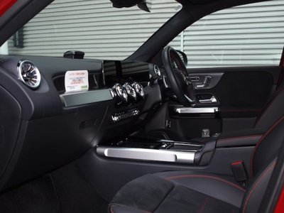 صورة 8 لـ 2025 Mercedes-BENZ GLB