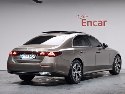 MERCEDES-BENZ E-CLASS - 4