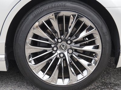 صورة مصغرة 17 لـ 2021 Lexus LS