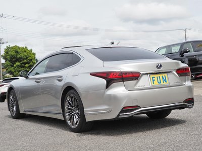 صورة 6 لـ 2021 Lexus LS