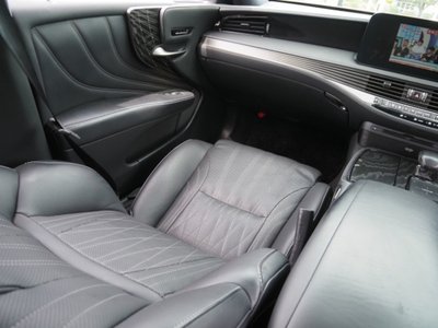 صورة مصغرة 65 لـ 2021 Lexus LS