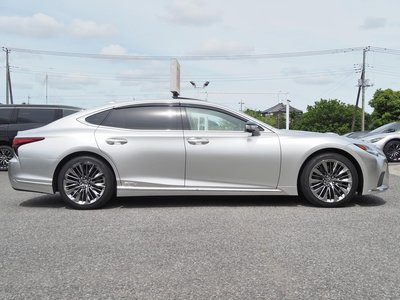 صورة 9 لـ 2021 Lexus LS