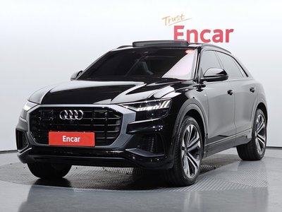 AUDI Q8 - 1