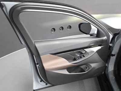 2024 BMW 5 SERIES 缩略图 30