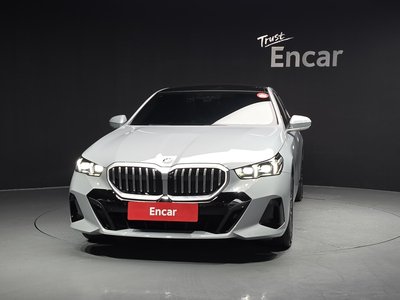 2024 BMW 5 SERIES photo 2