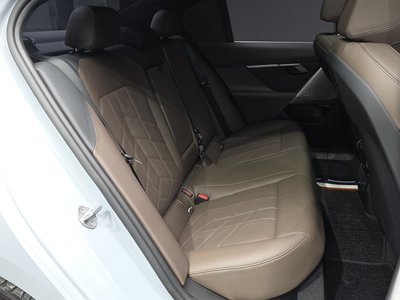 2024 BMW 5 SERIES 缩略图 18