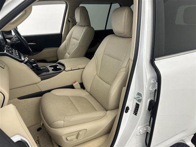 صورة مصغرة 24 لـ 2021 Toyota LAND CRUISER 300