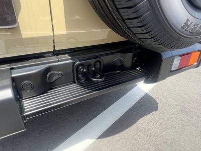 TOYOTA LAND CRUISER 70 - 10