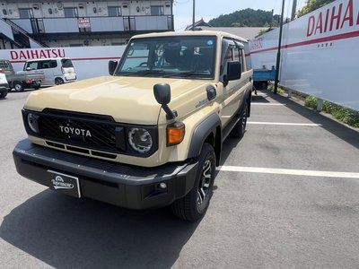 TOYOTA LAND CRUISER 70 - 2