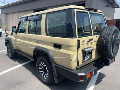 TOYOTA LAND CRUISER 70 - 5