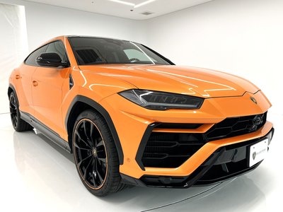 LAMBORGHINI URUS - 3