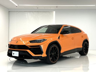 LAMBORGHINI URUS - 4