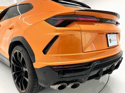 LAMBORGHINI URUS - 10
