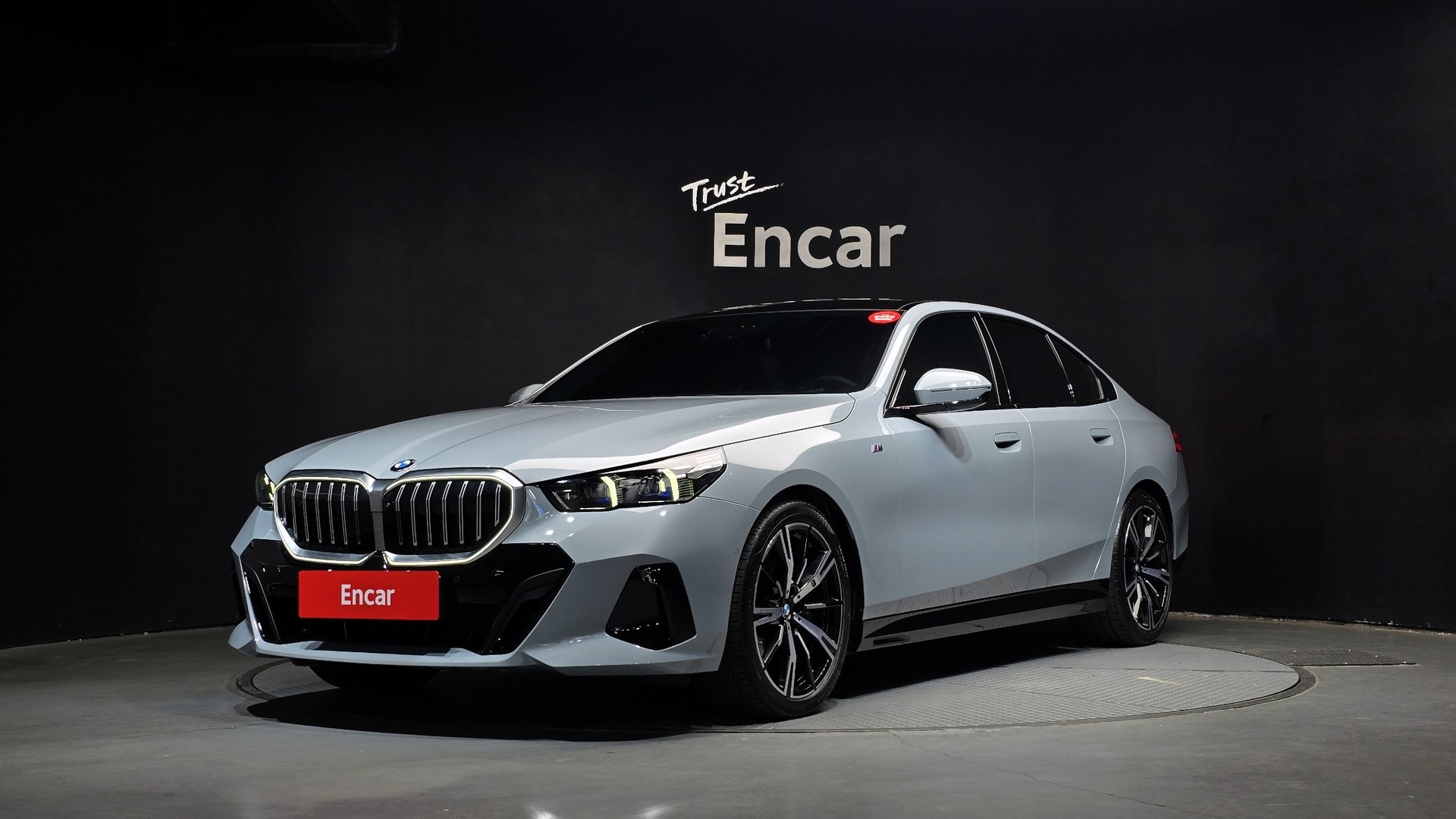 BMW 5 SERIES - View 1