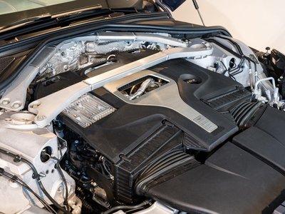 صورة 14 لـ 2024 Aston Martin DBX