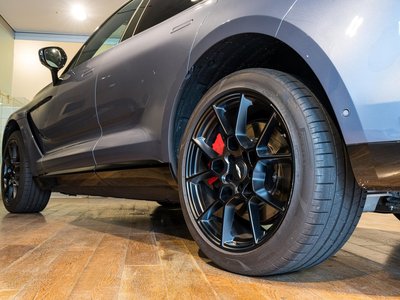 صورة 12 لـ 2024 Aston Martin DBX