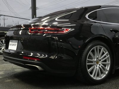 PORSCHE PANAMERA - 8