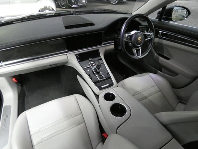 PORSCHE PANAMERA - 9