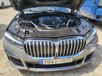 2022 BMW 7 SERIES photo 2