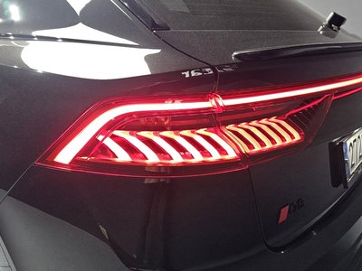 AUDI Q8 - 10