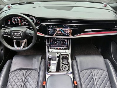 AUDI Q8 - 5