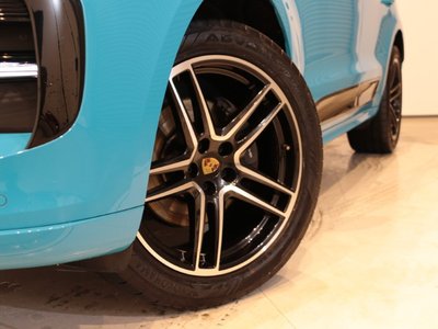 PORSCHE MACAN - 4