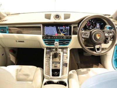 PORSCHE MACAN - 3