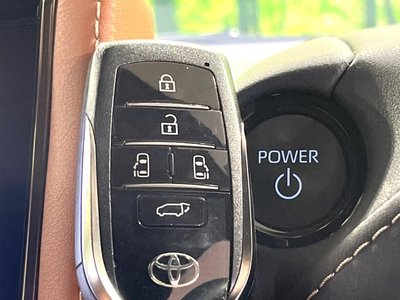 TOYOTA VELLFIRE - 8
