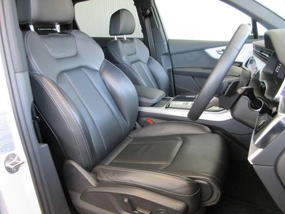 AUDI Q7 - 8