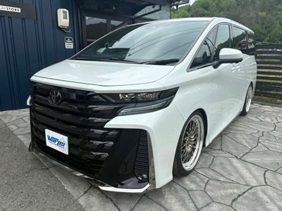 TOYOTA VELLFIRE - 1