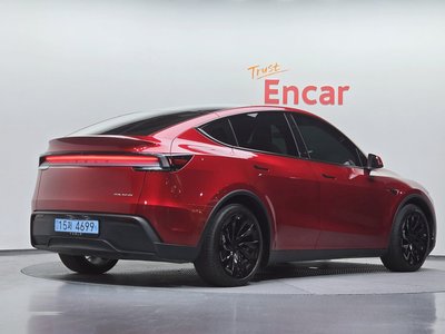 TESLA MODEL Y - 4