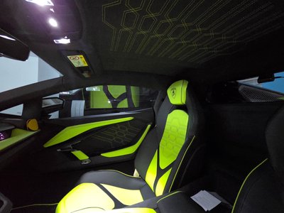 صورة 9 لـ 2025 Lamborghini REVUELTO