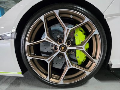 صورة 6 لـ 2025 Lamborghini REVUELTO