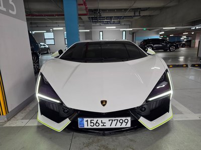 صورة 5 لـ 2025 Lamborghini REVUELTO