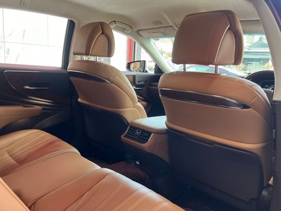 صورة مصغرة 47 لـ 2018 Lexus LS