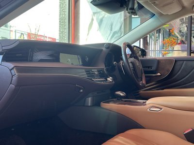 صورة مصغرة 39 لـ 2018 Lexus LS