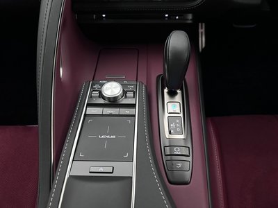 2017 Lexus LC — миниатюра 24