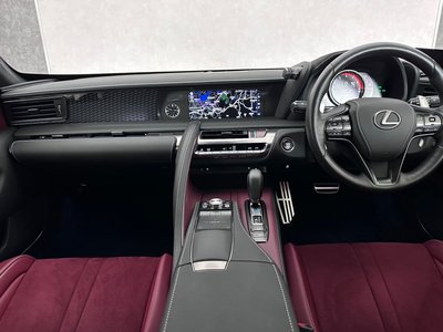 2017 Lexus LC — миниатюра 14