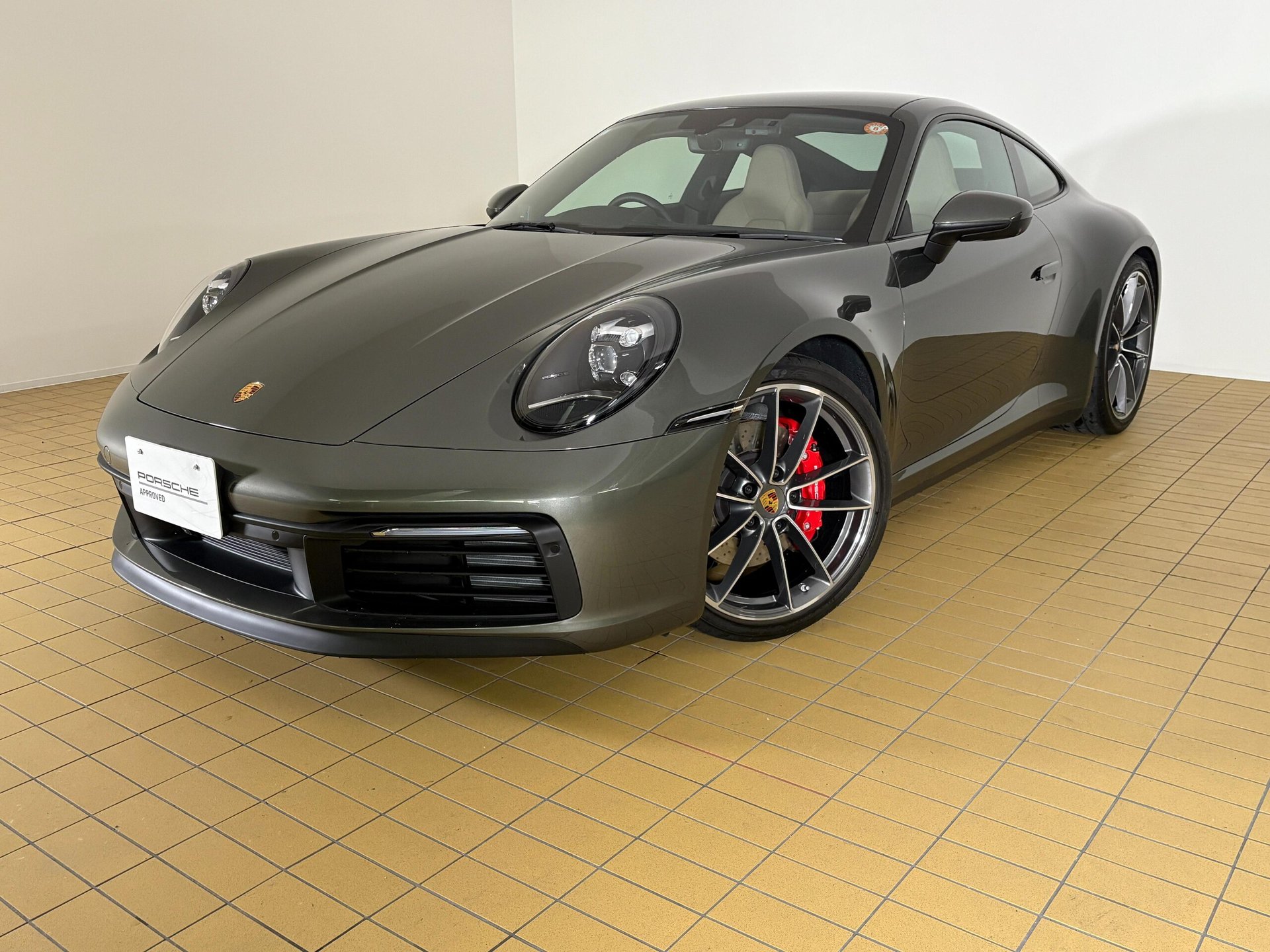 PORSCHE 911 - View 1