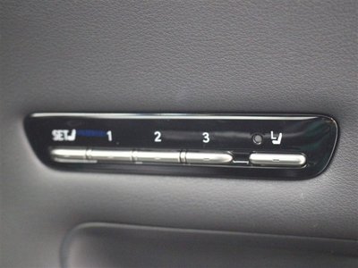 صورة مصغرة 11 لـ 2019 Lexus LS