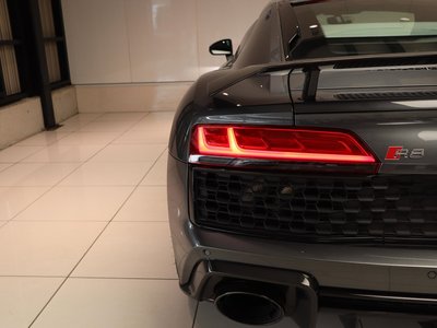 AUDI R8 - 8