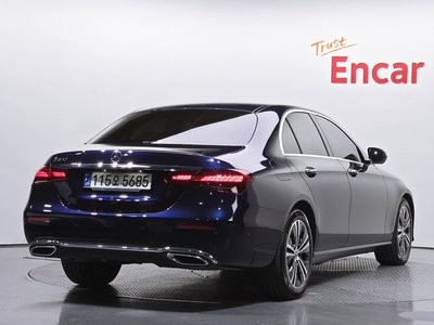 MERCEDES-BENZ E-CLASS - 4