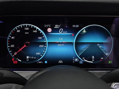 MERCEDES-BENZ E-CLASS - 8