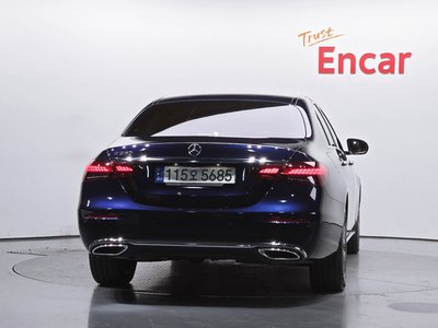 MERCEDES-BENZ E-CLASS - 3