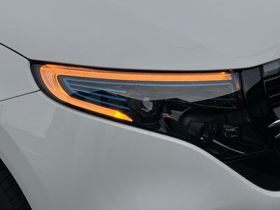 MERCEDES-BENZ EQC - 10