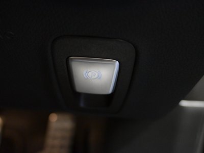 صورة مصغرة 31 لـ 2021 Mercedes-BENZ E-CLASS